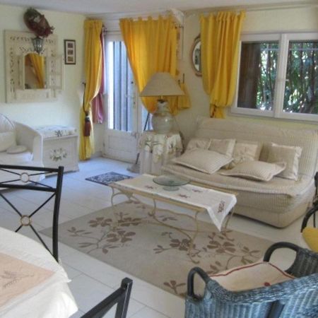 Appartement Cosy Avec Terrasse Et Parking, A 2 Pas De La Plage De Saint-Clair - Menage Inclus - Fr-1-251-12 Le Lavandou Kültér fotó