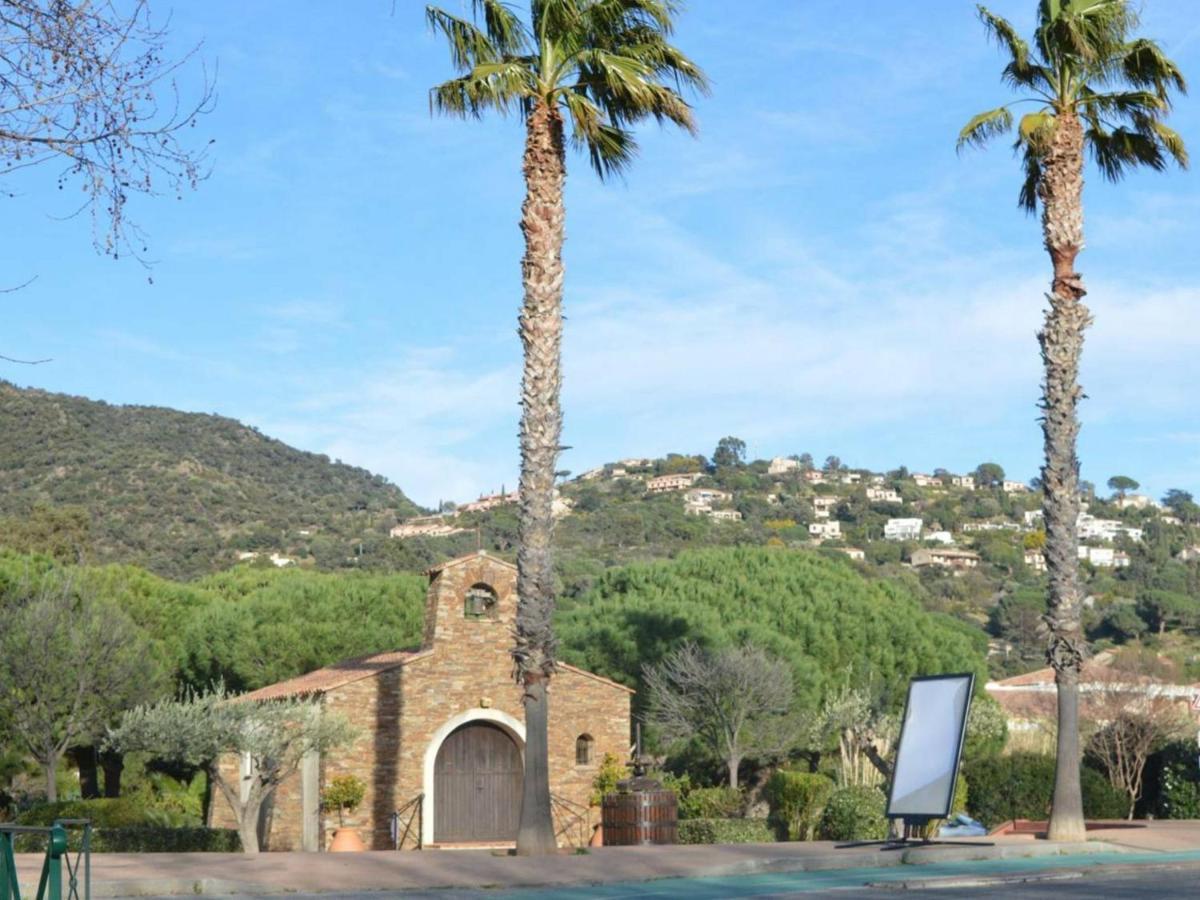 Appartement Cosy Avec Terrasse Et Parking, A 2 Pas De La Plage De Saint-Clair - Menage Inclus - Fr-1-251-12 Le Lavandou Kültér fotó