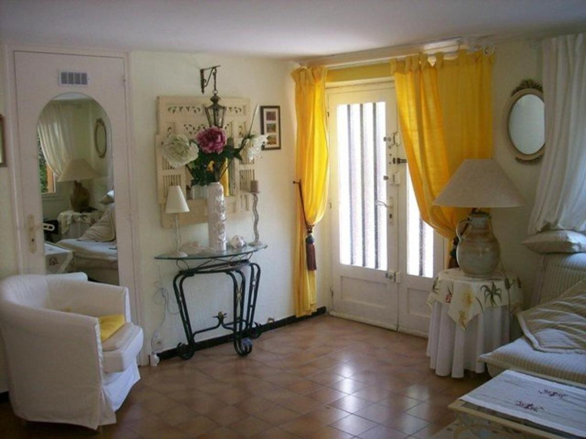 Appartement Cosy Avec Terrasse Et Parking, A 2 Pas De La Plage De Saint-Clair - Menage Inclus - Fr-1-251-12 Le Lavandou Kültér fotó